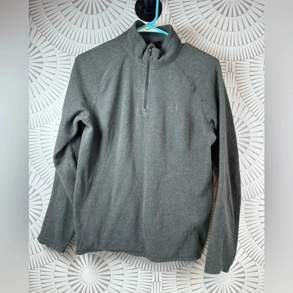 The North Face Women’s Gray Quarter Zip Top Medium